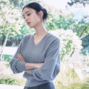 셀렙샵에디션 셀렙샵 에디션 25FW 실크캐시미어 V넥 돌먼니트