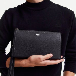 [닥스 액세서리 남성] [스테디셀러] 블랙 로고프린트 소가죽 클러치백 WBBA4F003BK