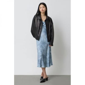 시슬리 하이넥 페이크 레더 블루종 SALE02511 672246