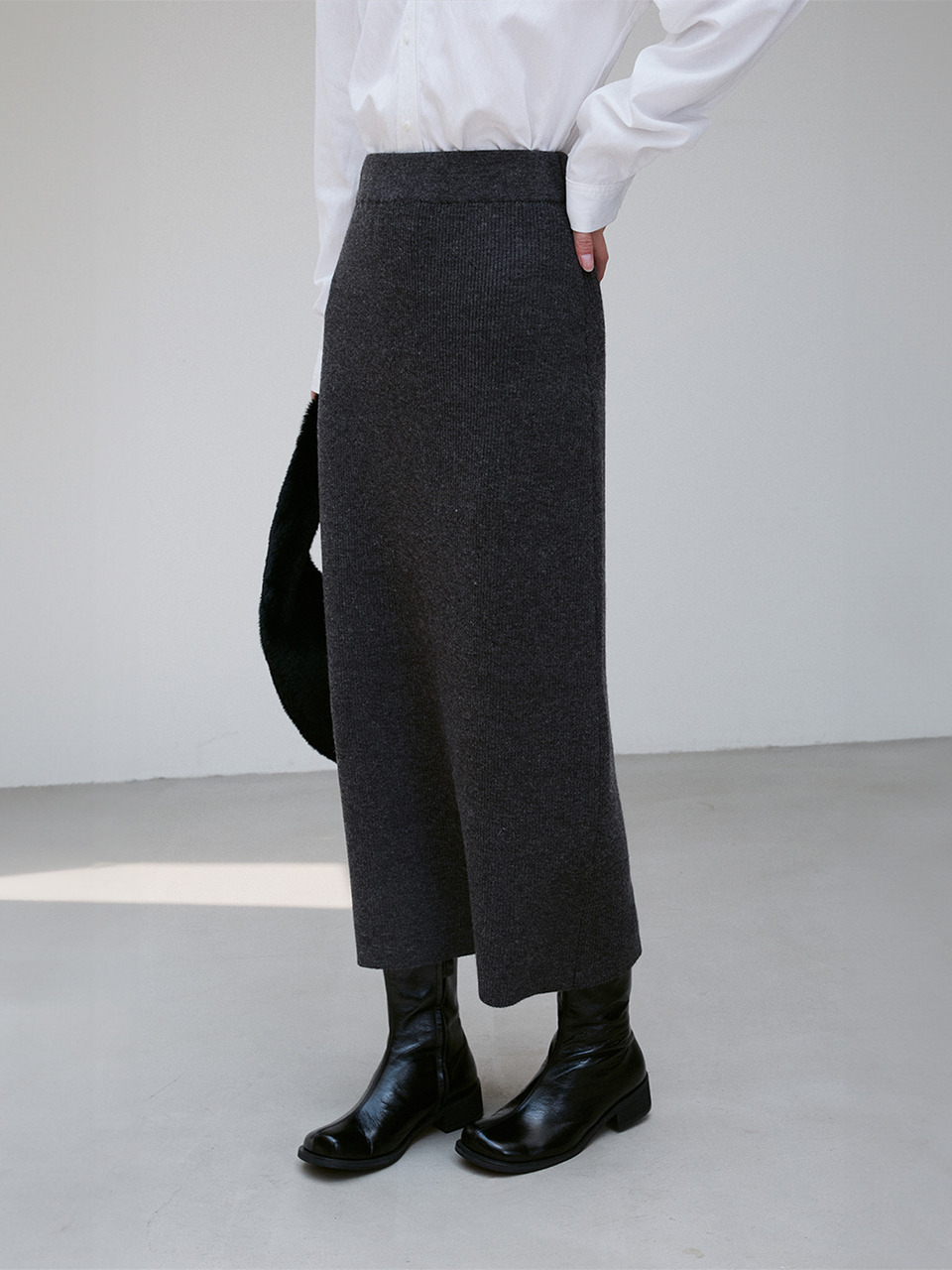 [리이] WOOL BLENDED RIBBED LONG SKIRT