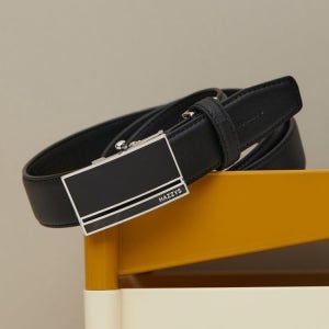 [헤지스 액세서리 남성] [스테디셀러] 블랙 로고장식 소가죽 벨트 WUBE4F159BK