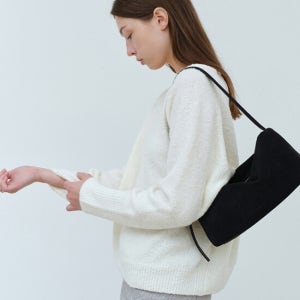 오브히 미누 스웨이드 숄더백 Minu Suede Shoulder Bag_Black