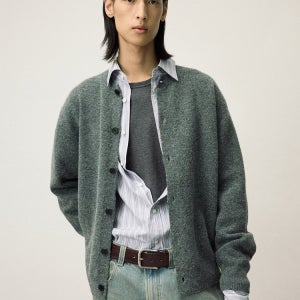 [일꼬르소] 텍스쳐 라운드넥 가디건 차콜 그레이 IESW5F102CG