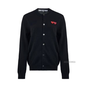 [롯데백화점] 꼼데가르송 SS25 공용 더블 하트 와펜 가디건 AX N057 051 BLACK LE1220060074