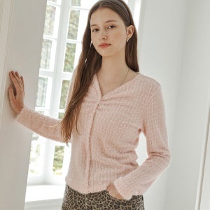 [게스] [온라인 단독] 가슴 셔링 단추 티셔츠 OP3K5427