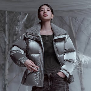 [게스] [SUZY] 플레어 소매 워싱 골지 긴팔티 YP3K2412