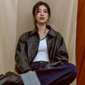 [게스] [SUZY] 스터드 페이크 레더 자켓 YP4W7850
