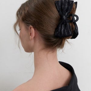[카인더베이비] kinda lace layered ribbon claw - black