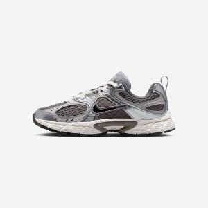 나이키 NIKE 나이키 V5 RNR 보이프리스쿨 HQ6412-200