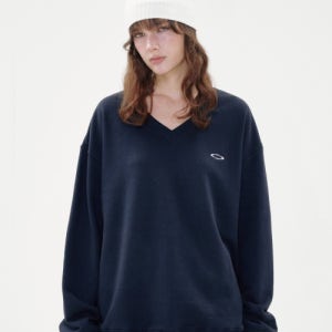 [노이아고] NOI1718 브이넥 시그니처 로고 맨투맨 (네이비) NOI1718