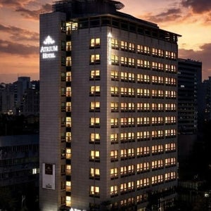 호텔 아트리움 서울 종로 - 디럭스 킹트윈 [조식4인패키지] 3성급