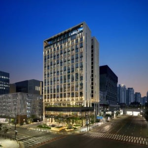 그래비티 조선 서울 판교, 오토그래프 컬렉션 - [룸온리] 프리미어 디럭스 킹 4성급