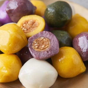 국내산 멥쌀로 만든 5가지 맛 오색송편