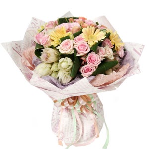 고백할께요_핑크장미+소국+계절소재혼합(OW-7011) [크리스마스 성년의날선물 결혼기념일선물 화이트데이 졸업식꽃다발 꽃선물 100일선물 고백선물]