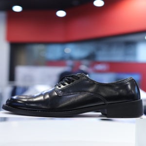 블랙 키높이 ( 4cm) 플레인토 더비 F1FW24572