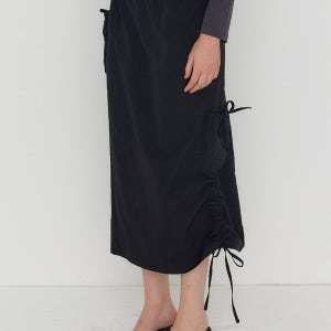 [디어스토커] MARGE UNBALANCED CARGO LONG SKIRT - BLACK_D25FSK01BK