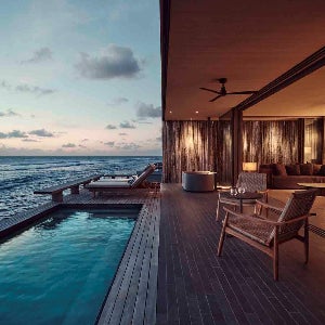 두바이+몰디브 9일 두바이 5성급 호텔 2박 - 조식 제공 파티나 몰디브 파리 아일랜드 [원 베드룸 선셋 워터 풀빌라 4박] - 조/석식 제공 에미레이트항공 인천출발