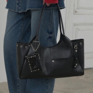 [레이브] Luca Shoulder in Black UA5AB092-10 UA5AB092