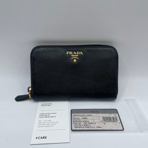 프라다 사피아노 메탈 중지갑 블랙
