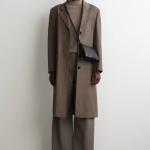 [COS 코스] TROVE 크로스바디 백 - 레더 (1302042001)