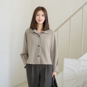 [클래씨마담]타임라인하이넥블라우스-BL2509066-