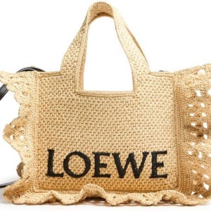 로에베 프론트 러플 소형 라피아 토트백 LOE4HRP7BEIZZZZZ00 Font Ruffles small raffia tote bag 133149358