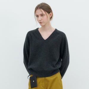 [엔오디] [20차 예약배송] Cashmere V-Neck Knit (Charcoal)