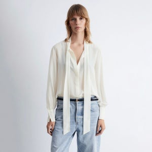 [앤아더스토리즈] 타이 넥 실크 블라우스 (White)