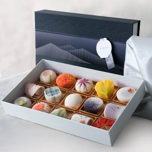 [롯데백화점] 앙보화 가을을 담은 화과자 선물세트 15구(보자기+쇼핑백포함) LE1220159452