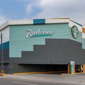 래디슨 호텔 & 컨벤션 센터 톨루카 / 톨루카 호텔