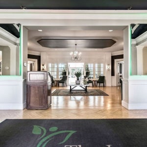 The Inn on Officers Garden / 캘거리 호텔