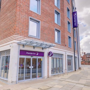 Premier Inn Portsmouth Dockyard / 포츠머스 호텔