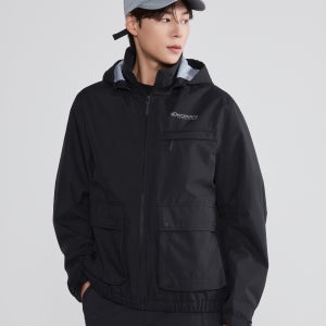 [디스커버리 공식몰] 남성 하이넥 블루종 사파리 워크 자켓 (블랙) DMWJ27054-BKS [윈드브레이커,항공점퍼,가을자켓,간절기아우터,윈드자켓,사파리]