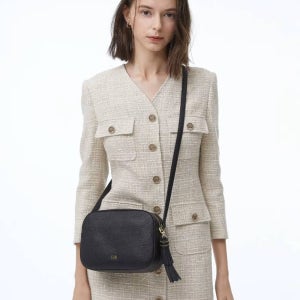 닥스 액세서리 여성 24FW 핫딜스테디셀러천연소가죽 DD로고 크로스백 WCBA4F206BK