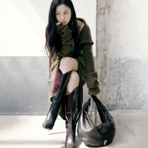 [롯데백화점] 분크 [고민시PICK]Halfmoon Baggy Hobo L (하프문 배기 호보 라지) Black[본점] LE1217591054