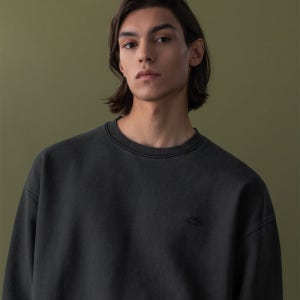 [라코스테] 남성 가먼트다잉 크루넥 스웨트셔츠 [그레이] SH102M-55N050