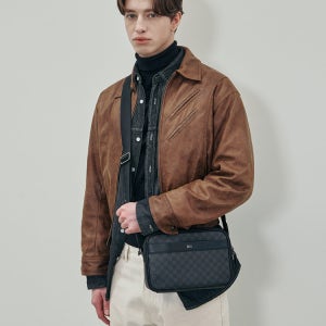 [닥스 액세서리] 고급스럽고 세련된 닥스 DAKS닥스 DAKSDAKS MEN S ACCESSORIES 아머엑스 고강도 소재 가로형 크로스백 선물 DBBA6E722BK