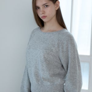 [힐리오트] SOFT ROUND-NECK SWEATER_GREY