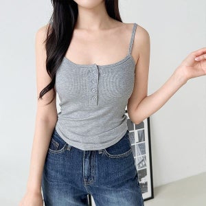 [맘투맘스] (가을신상품 할인/ 주문폭주) 다니아 버튼넥 패드 슬리브리스 나시 티셔츠