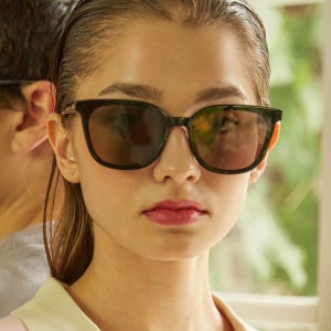 자이스 렌즈 남녀공용 자외선차단 선글라스 CARDI B C5