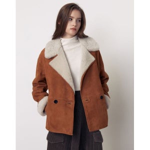 [아떼바네사브루노]  카멜 단색 양가죽 무스탕 VLJU3D483CM