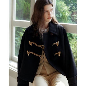 [앳코너]  블랙 오버핏 토글 크롭 울 캐시미어 코트 AECO3F002BK