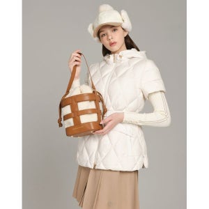 [닥스골프] 여성 브라운 FAUX 양털 2 WAY 숄더백 DNGF3F701W2