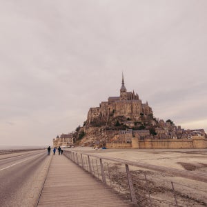 [한국어 가이드] 지베르니 몽생미셸 JS 주간 투어 (2코스) + *옹플뢰르(4-10월)