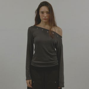 [아수라] EYELET ONE SHOULDER LONG SLEEVE T (NAVY)