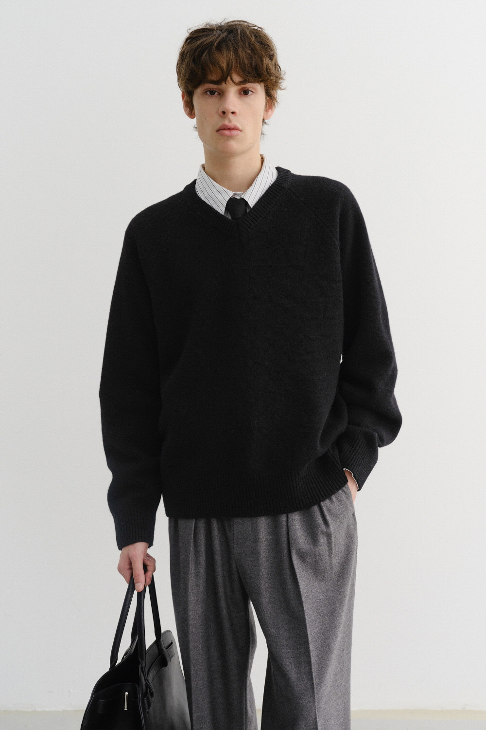 [던스트] UNISEX SOFT VOLUME V-NECK SWEATER BLACK M UDSW5D130BK - 블랙