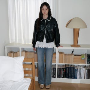 [써스데이 아일랜드] 자수 포인트 블루종 레더 점퍼_T256MLT132W