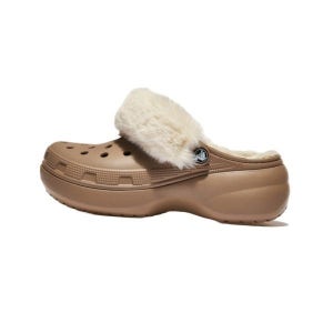 <매장정품> CROCS 크록스 클래식 플랫폼 퍼즈 라인드 클로그 - LATTE CRS212854 611345