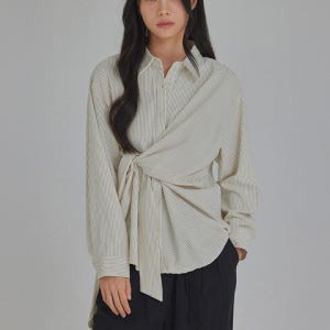 [탑걸] 스트라이프 랩 블라우스_T521TP102