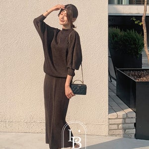 티밋 플리츠 반목 가오리 티셔츠 & 트임 스커트 set